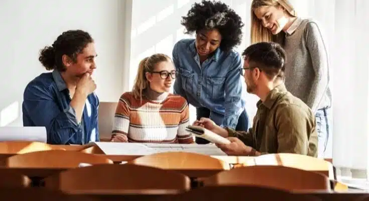 Comment choisir votre future école grâce à Diplomeo