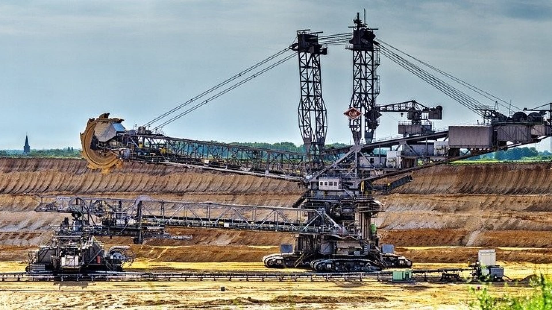 Quelle formation choisir pour piloter un engin de chantier ?